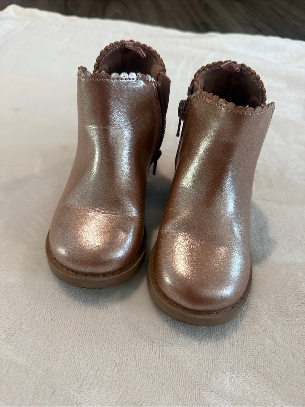 Old navy Toddler girls pink iridescent boots